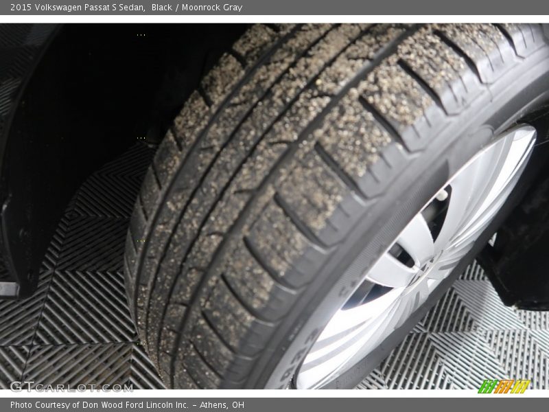 Black / Moonrock Gray 2015 Volkswagen Passat S Sedan