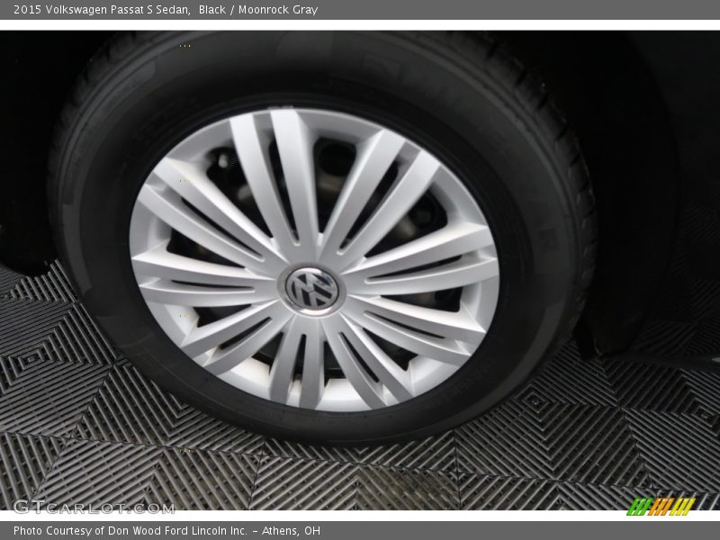 Black / Moonrock Gray 2015 Volkswagen Passat S Sedan