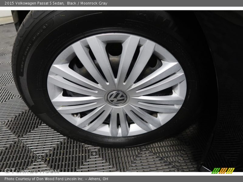 Black / Moonrock Gray 2015 Volkswagen Passat S Sedan