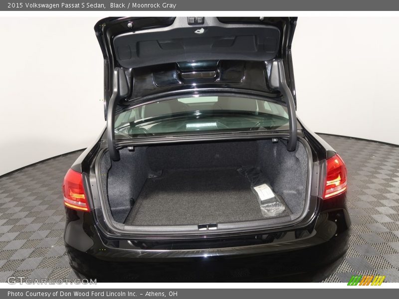 Black / Moonrock Gray 2015 Volkswagen Passat S Sedan