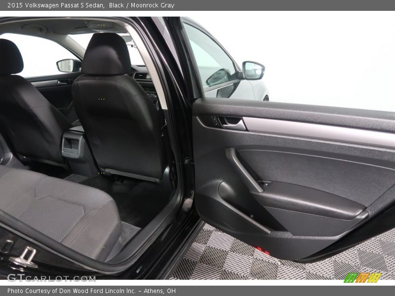 Black / Moonrock Gray 2015 Volkswagen Passat S Sedan