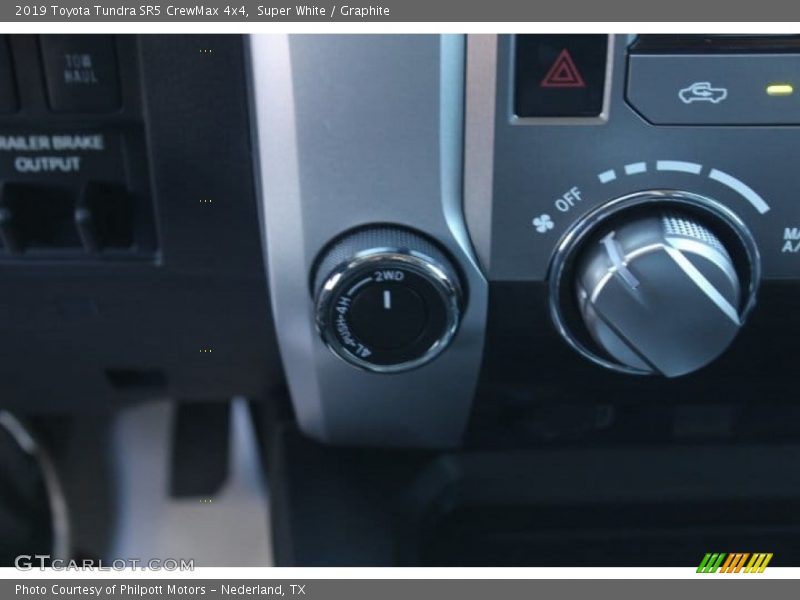 Super White / Graphite 2019 Toyota Tundra SR5 CrewMax 4x4