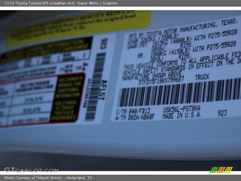 Super White / Graphite 2019 Toyota Tundra SR5 CrewMax 4x4
