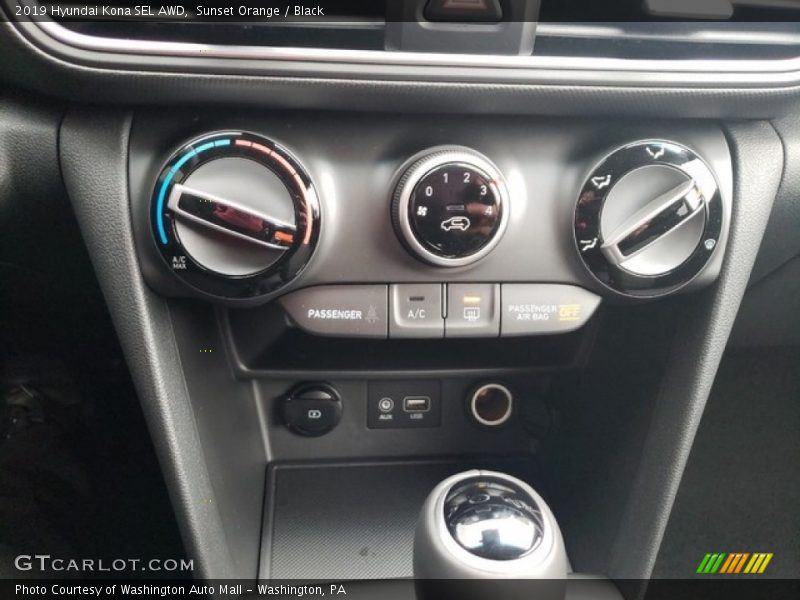 Sunset Orange / Black 2019 Hyundai Kona SEL AWD