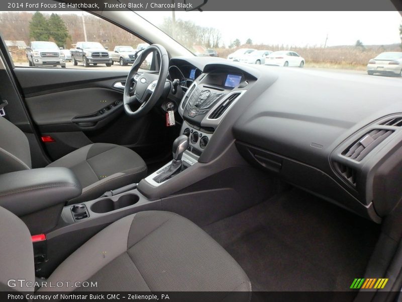 Tuxedo Black / Charcoal Black 2014 Ford Focus SE Hatchback