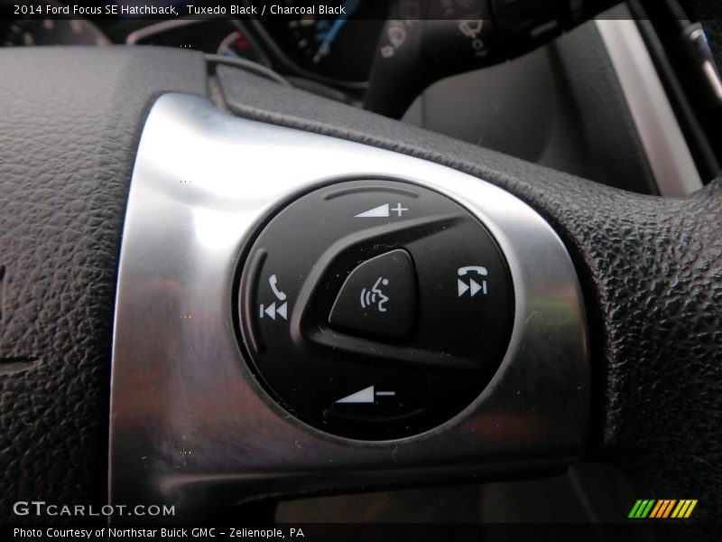 Tuxedo Black / Charcoal Black 2014 Ford Focus SE Hatchback