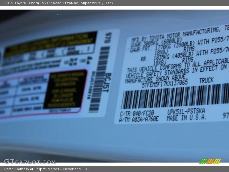 Super White / Black 2019 Toyota Tundra TSS Off Road CrewMax