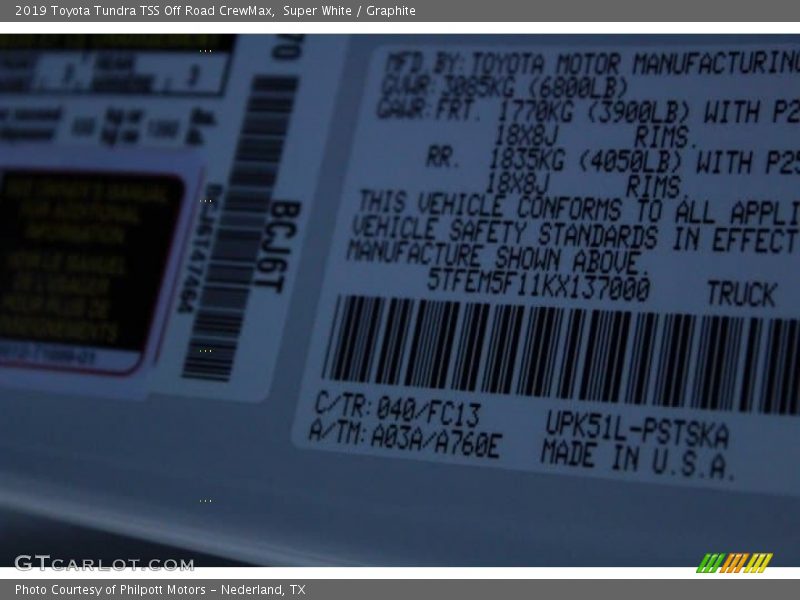 Super White / Graphite 2019 Toyota Tundra TSS Off Road CrewMax