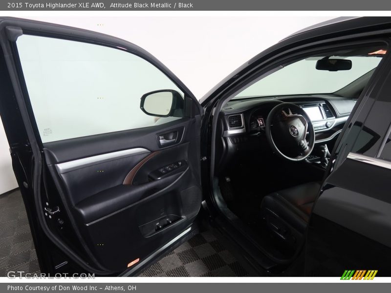 Attitude Black Metallic / Black 2015 Toyota Highlander XLE AWD