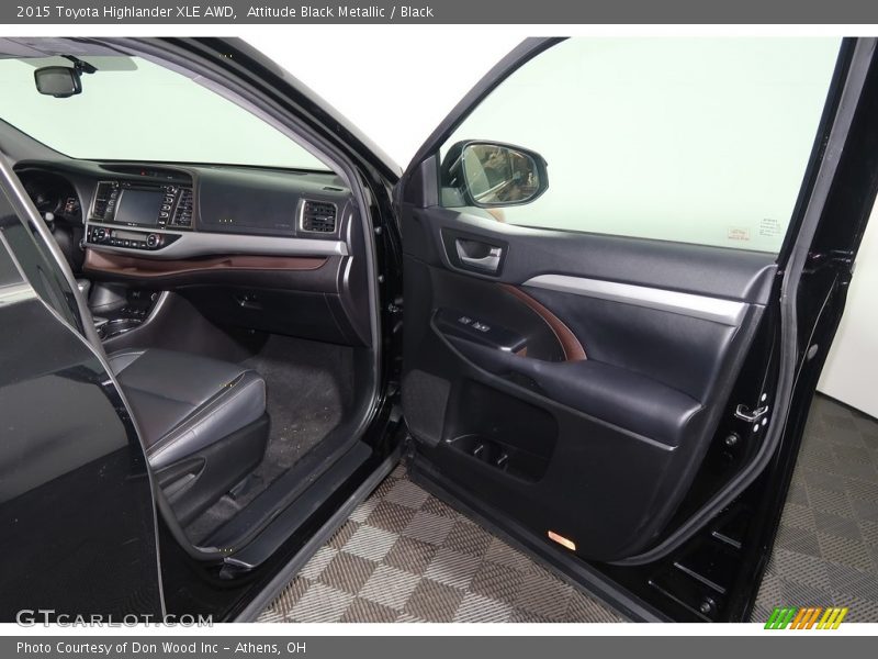 Attitude Black Metallic / Black 2015 Toyota Highlander XLE AWD