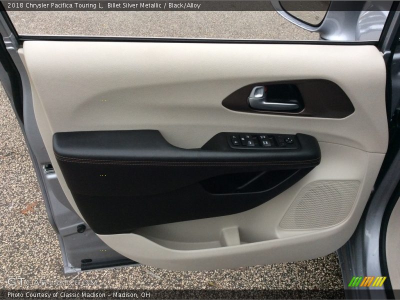 Billet Silver Metallic / Black/Alloy 2018 Chrysler Pacifica Touring L