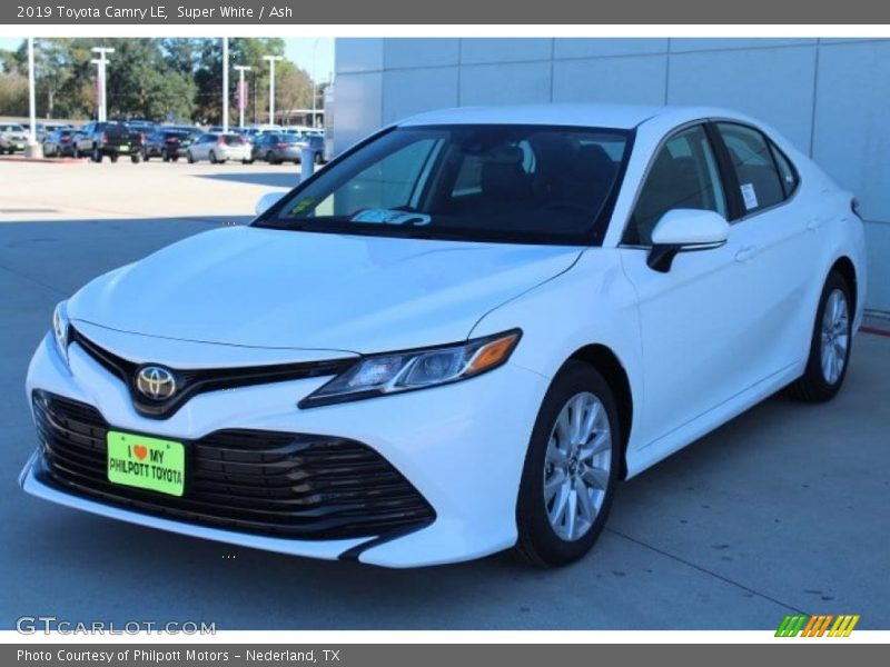 Super White / Ash 2019 Toyota Camry LE