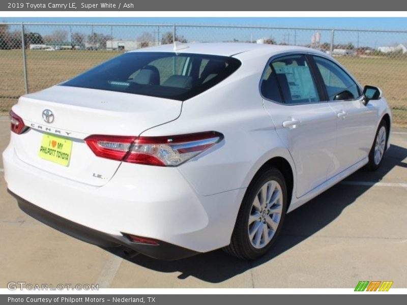 Super White / Ash 2019 Toyota Camry LE