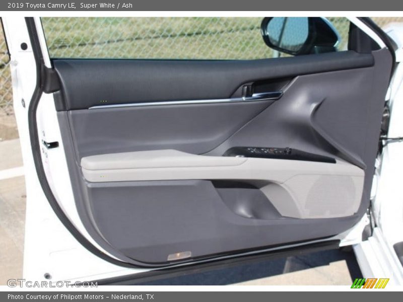 Super White / Ash 2019 Toyota Camry LE