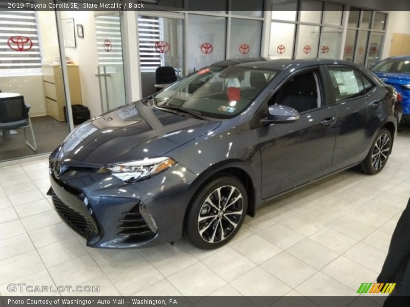 Slate Metallic / Black 2019 Toyota Corolla SE