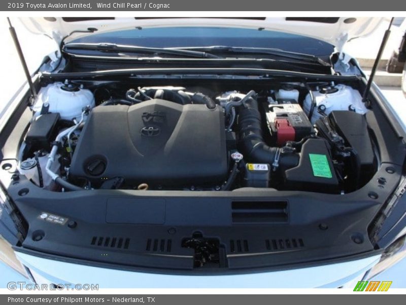 Wind Chill Pearl / Cognac 2019 Toyota Avalon Limited