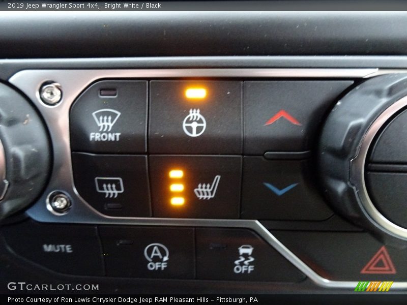 Controls of 2019 Wrangler Sport 4x4