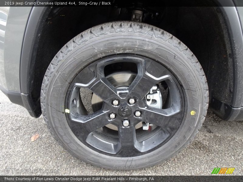 Sting-Gray / Black 2019 Jeep Grand Cherokee Upland 4x4