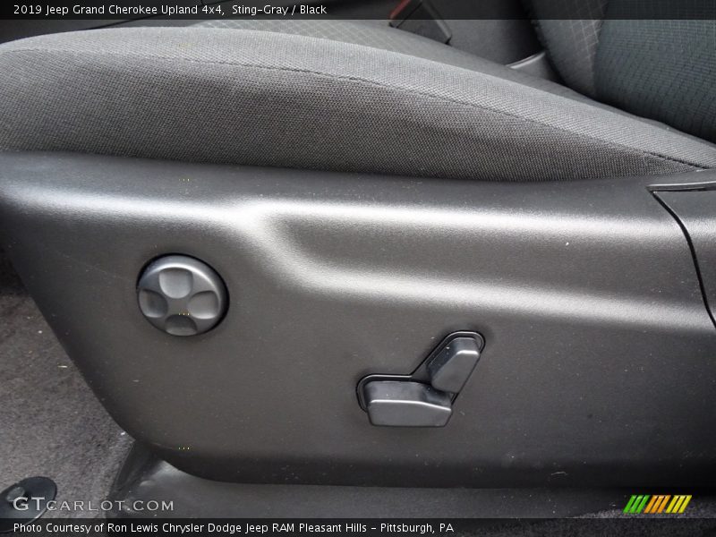 Sting-Gray / Black 2019 Jeep Grand Cherokee Upland 4x4