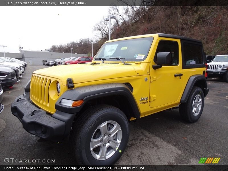 Front 3/4 View of 2019 Wrangler Sport 4x4