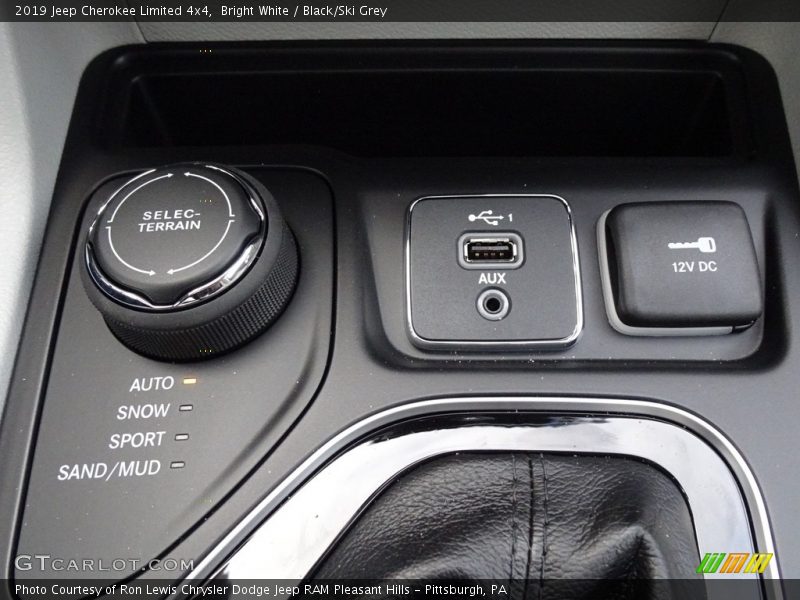 Bright White / Black/Ski Grey 2019 Jeep Cherokee Limited 4x4