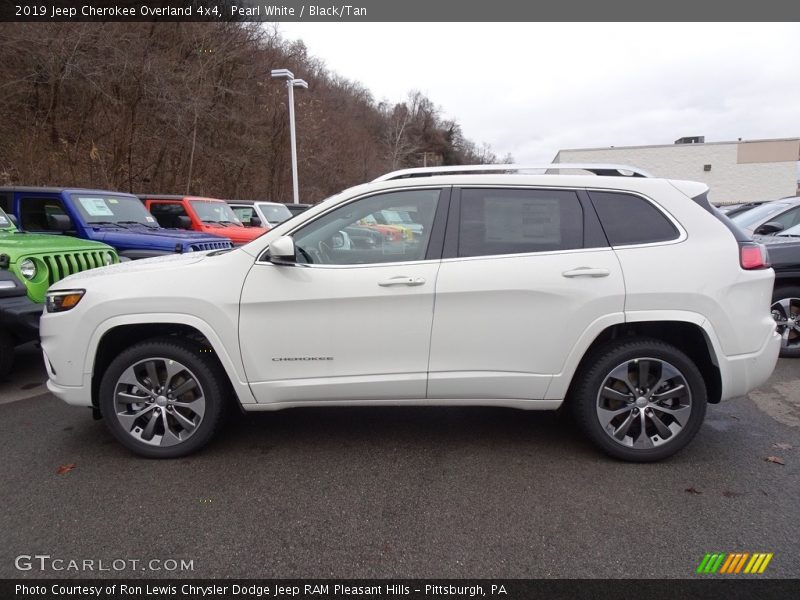 Pearl White / Black/Tan 2019 Jeep Cherokee Overland 4x4