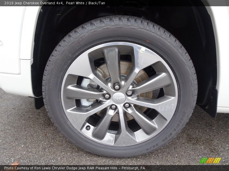  2019 Cherokee Overland 4x4 Wheel