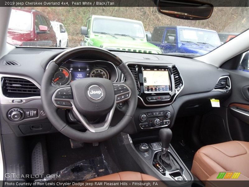  2019 Cherokee Overland 4x4 Black/Tan Interior