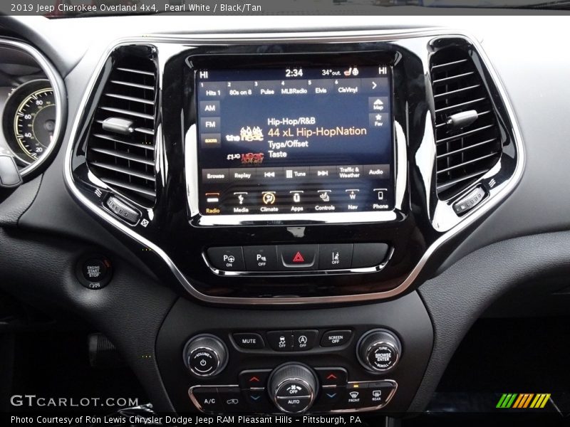 Controls of 2019 Cherokee Overland 4x4