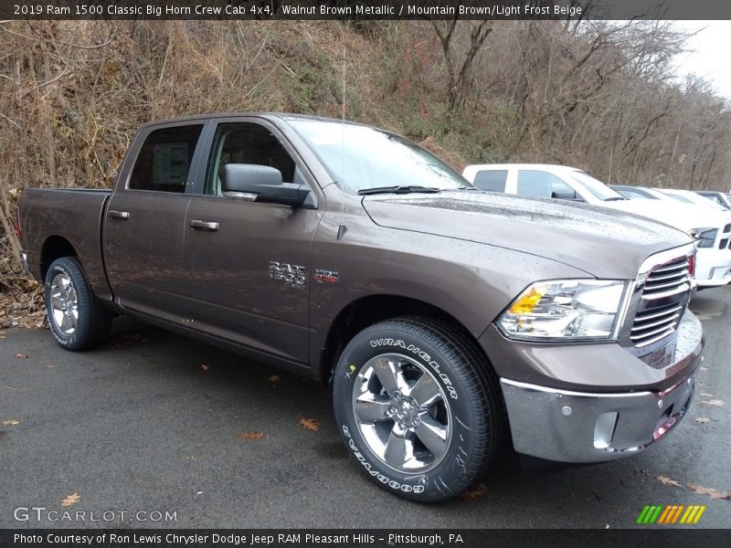 Front 3/4 View of 2019 1500 Classic Big Horn Crew Cab 4x4