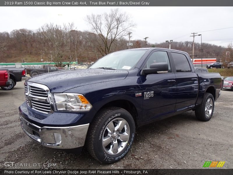 Front 3/4 View of 2019 1500 Classic Big Horn Crew Cab 4x4