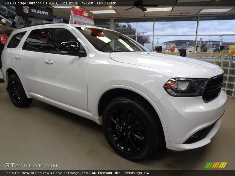 Front 3/4 View of 2018 Durango GT AWD