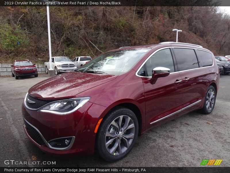 Front 3/4 View of 2019 Pacifica Limited