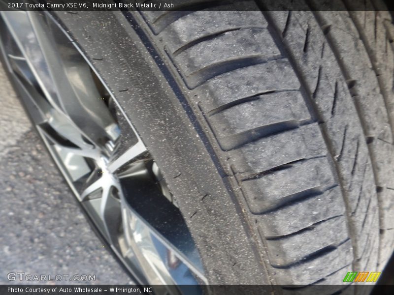 Midnight Black Metallic / Ash 2017 Toyota Camry XSE V6