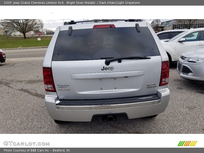 Bright Silver Metallic / Dark Khaki/Light Graystone 2005 Jeep Grand Cherokee Limited 4x4