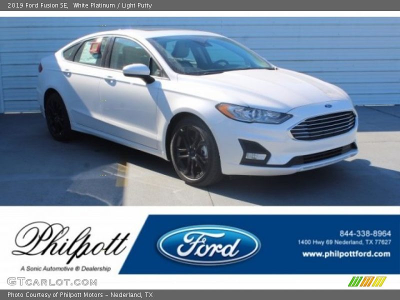 White Platinum / Light Putty 2019 Ford Fusion SE