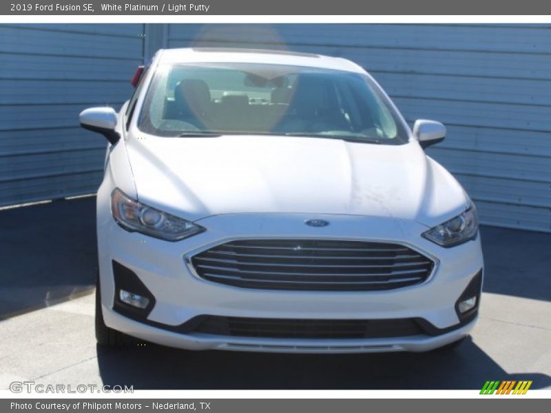 White Platinum / Light Putty 2019 Ford Fusion SE
