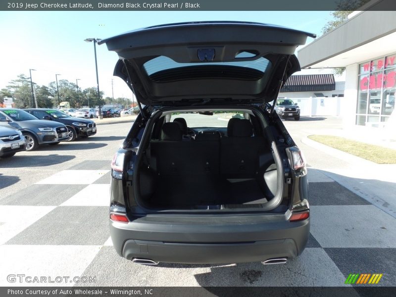 Diamond Black Crystal Pearl / Black 2019 Jeep Cherokee Latitude