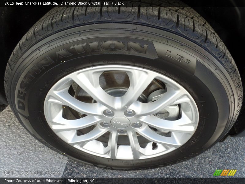 Diamond Black Crystal Pearl / Black 2019 Jeep Cherokee Latitude