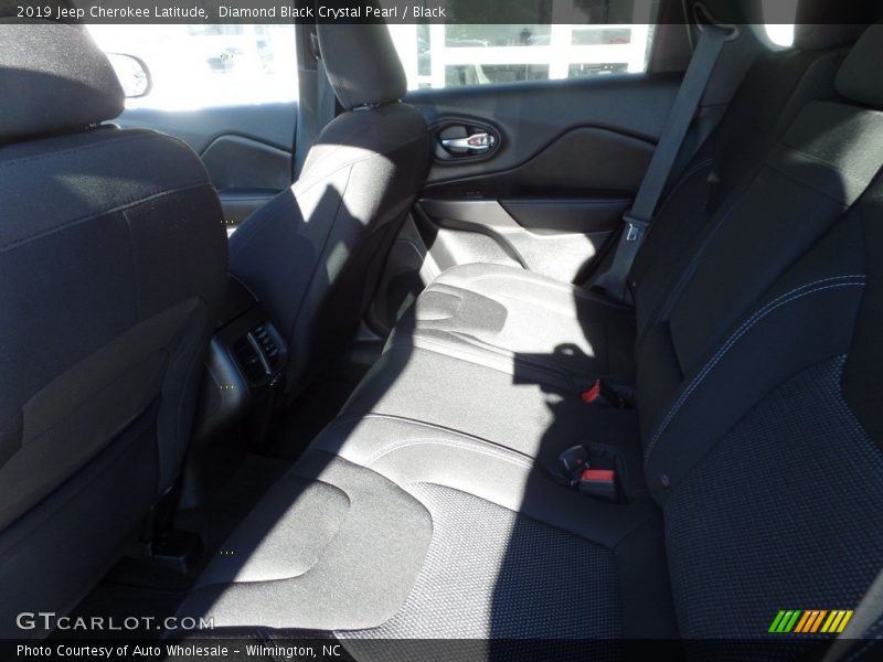 Diamond Black Crystal Pearl / Black 2019 Jeep Cherokee Latitude
