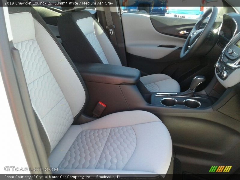 Summit White / Medium Ash Gray 2019 Chevrolet Equinox LS
