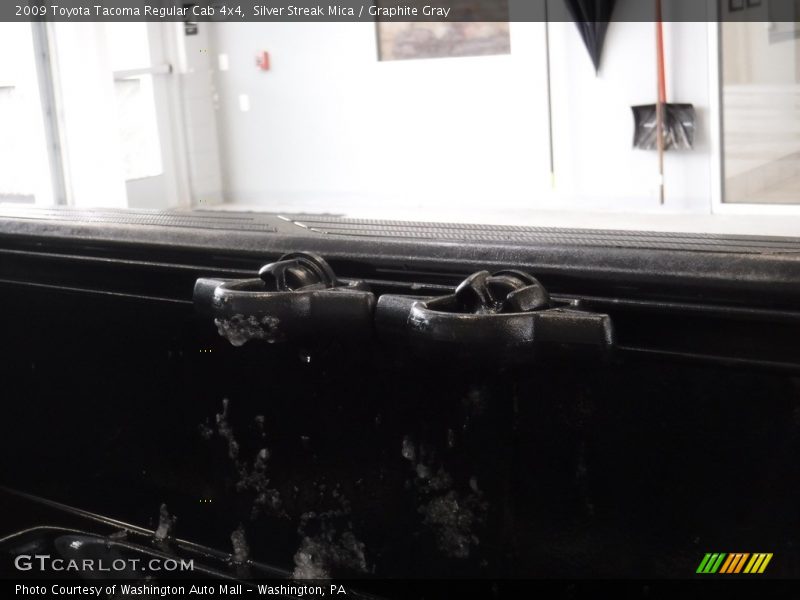 Silver Streak Mica / Graphite Gray 2009 Toyota Tacoma Regular Cab 4x4