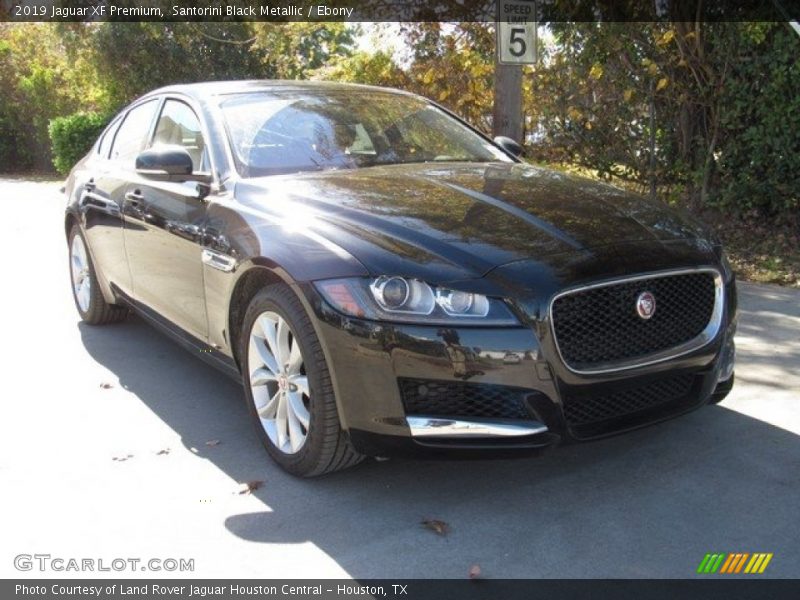 Front 3/4 View of 2019 XF Premium