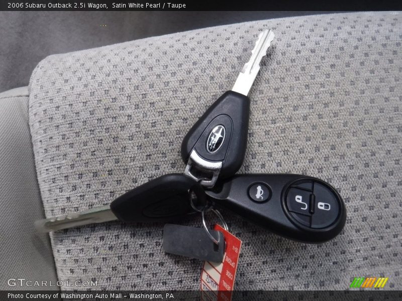Satin White Pearl / Taupe 2006 Subaru Outback 2.5i Wagon