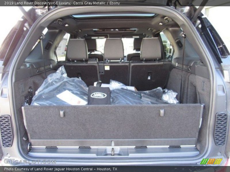  2019 Discovery HSE Luxury Trunk