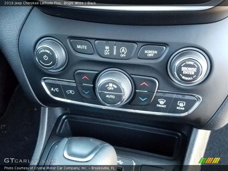 Bright White / Black 2019 Jeep Cherokee Latitude Plus