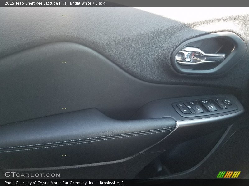 Bright White / Black 2019 Jeep Cherokee Latitude Plus