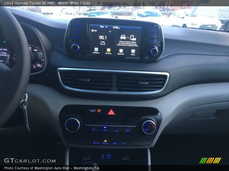 Winter White / Gray 2019 Hyundai Tucson SE AWD