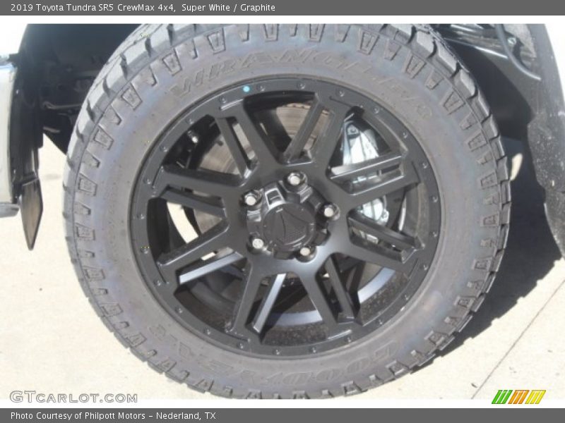 Super White / Graphite 2019 Toyota Tundra SR5 CrewMax 4x4