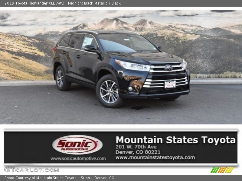 Midnight Black Metallic / Black 2019 Toyota Highlander XLE AWD